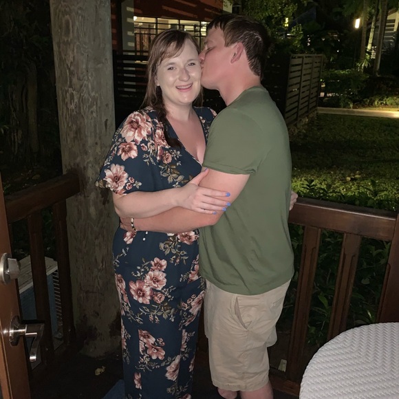 Meet your Posher, Ali - Picture 1 of 2